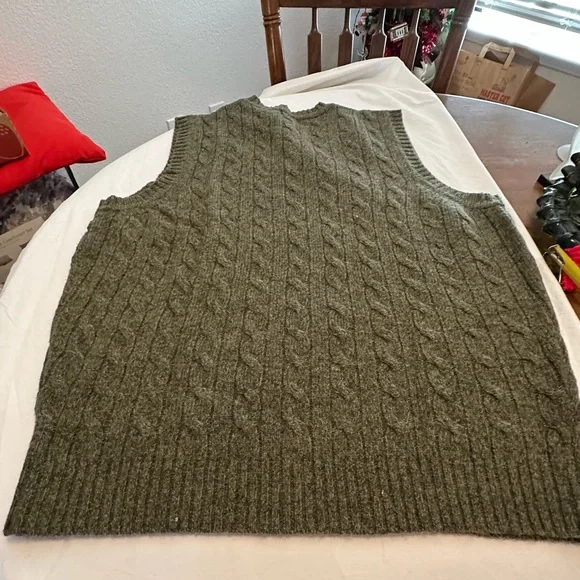 L.L Bean Men’s 💯 percent Wool - Picture 2 of 4